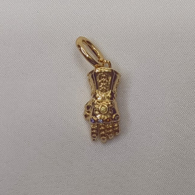 Charm Guante de Thanos Marvel